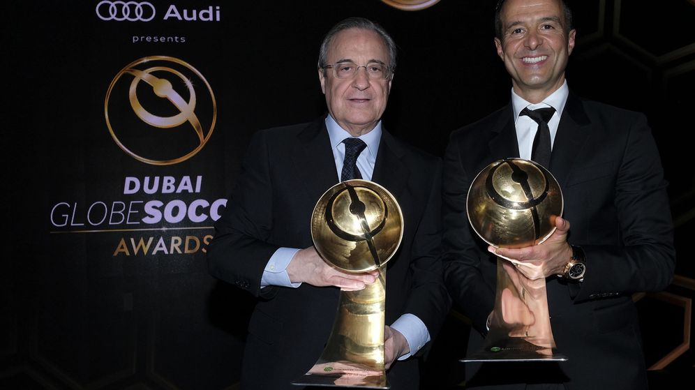 Foto: Florentino Pérez y Jorge Mendes, en los Globe Soccer Awards. (EFE)